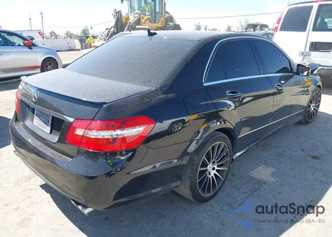 2010 Mercedes-Benz E 350 z USA, uszkodzony, nr VIN WDDHF5GB6AA073168